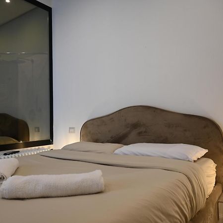 Qhouse Apartment Наполи Екстериор снимка