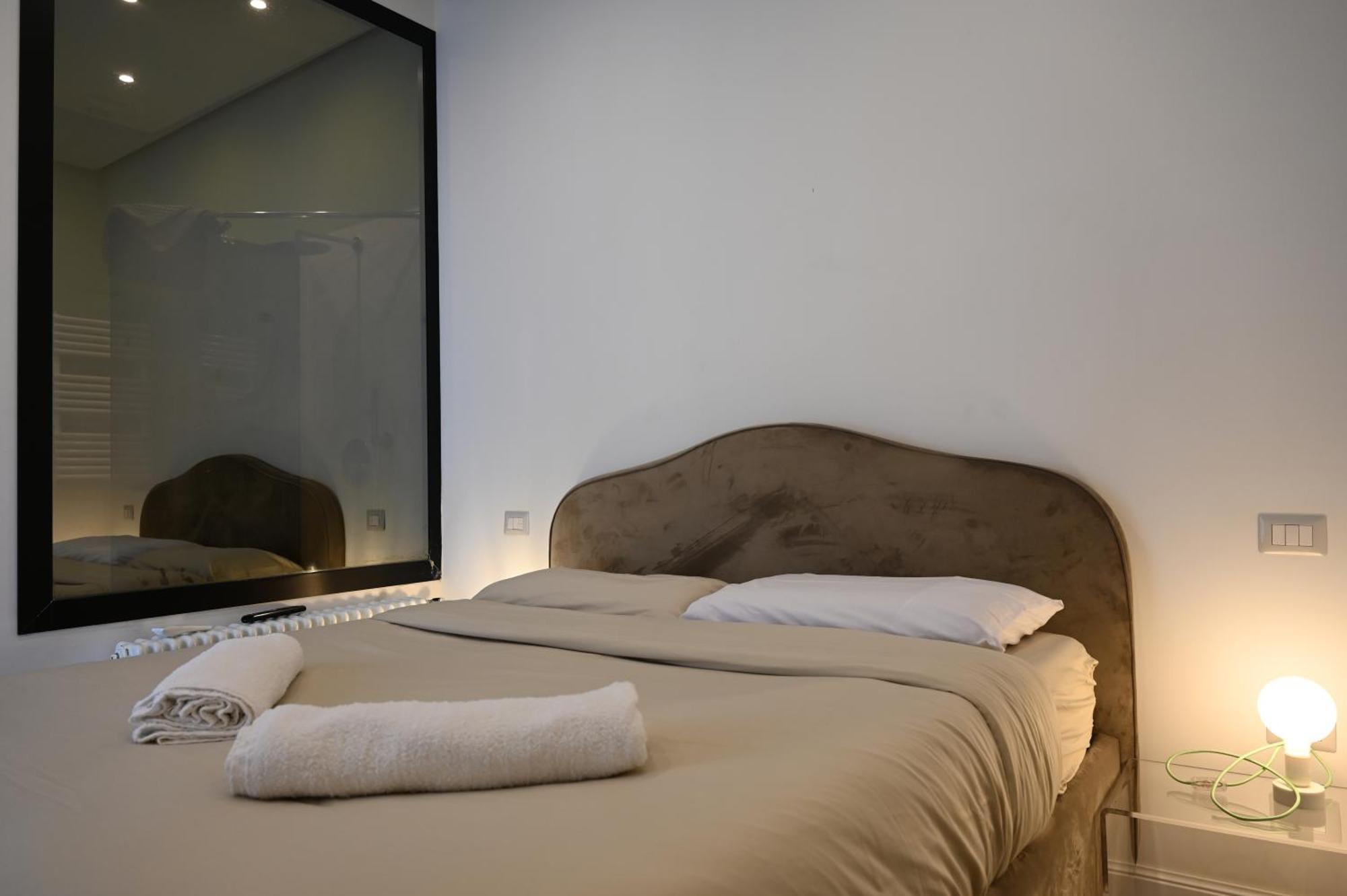 Qhouse Apartment Наполи Екстериор снимка
