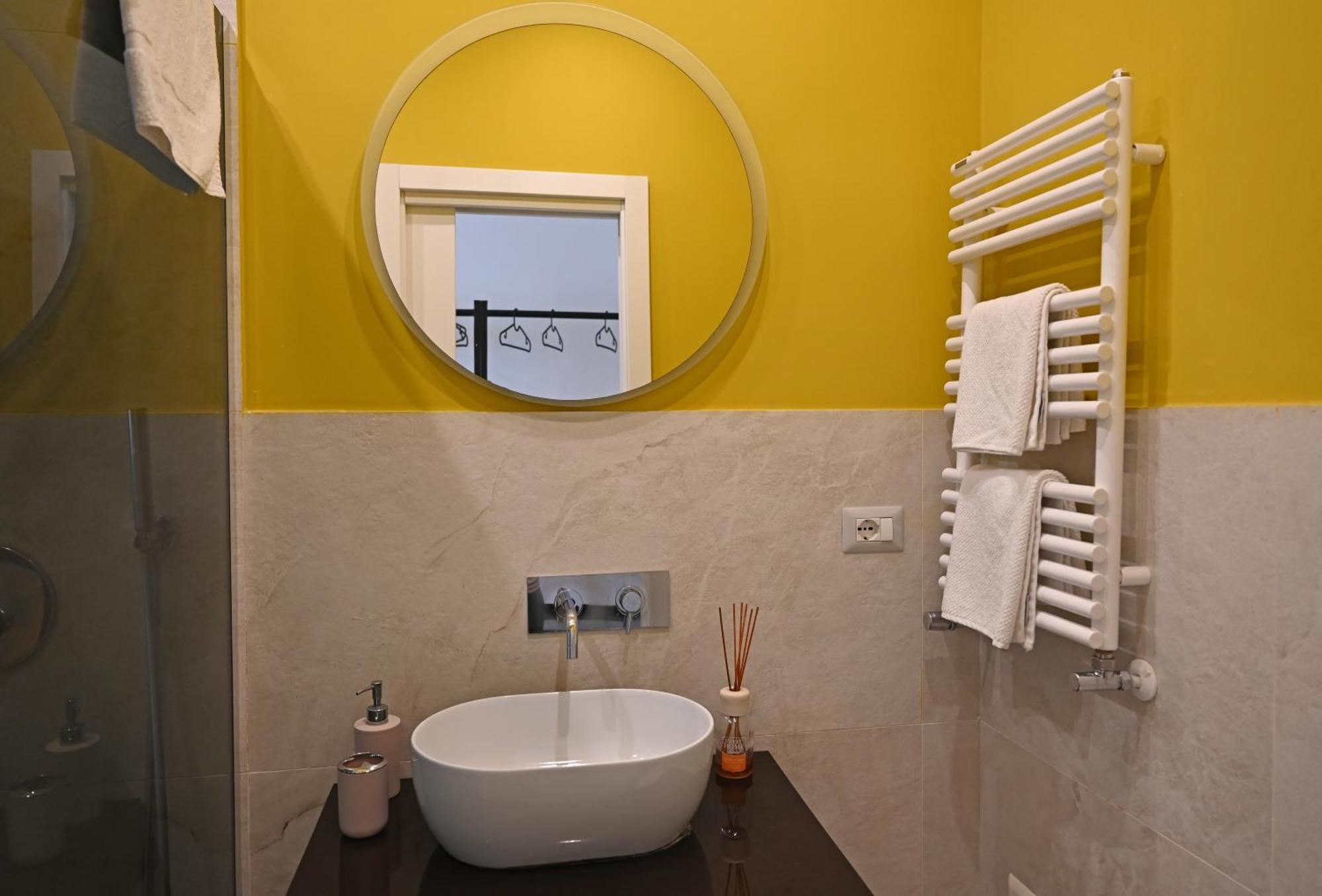 Qhouse Apartment Наполи Екстериор снимка