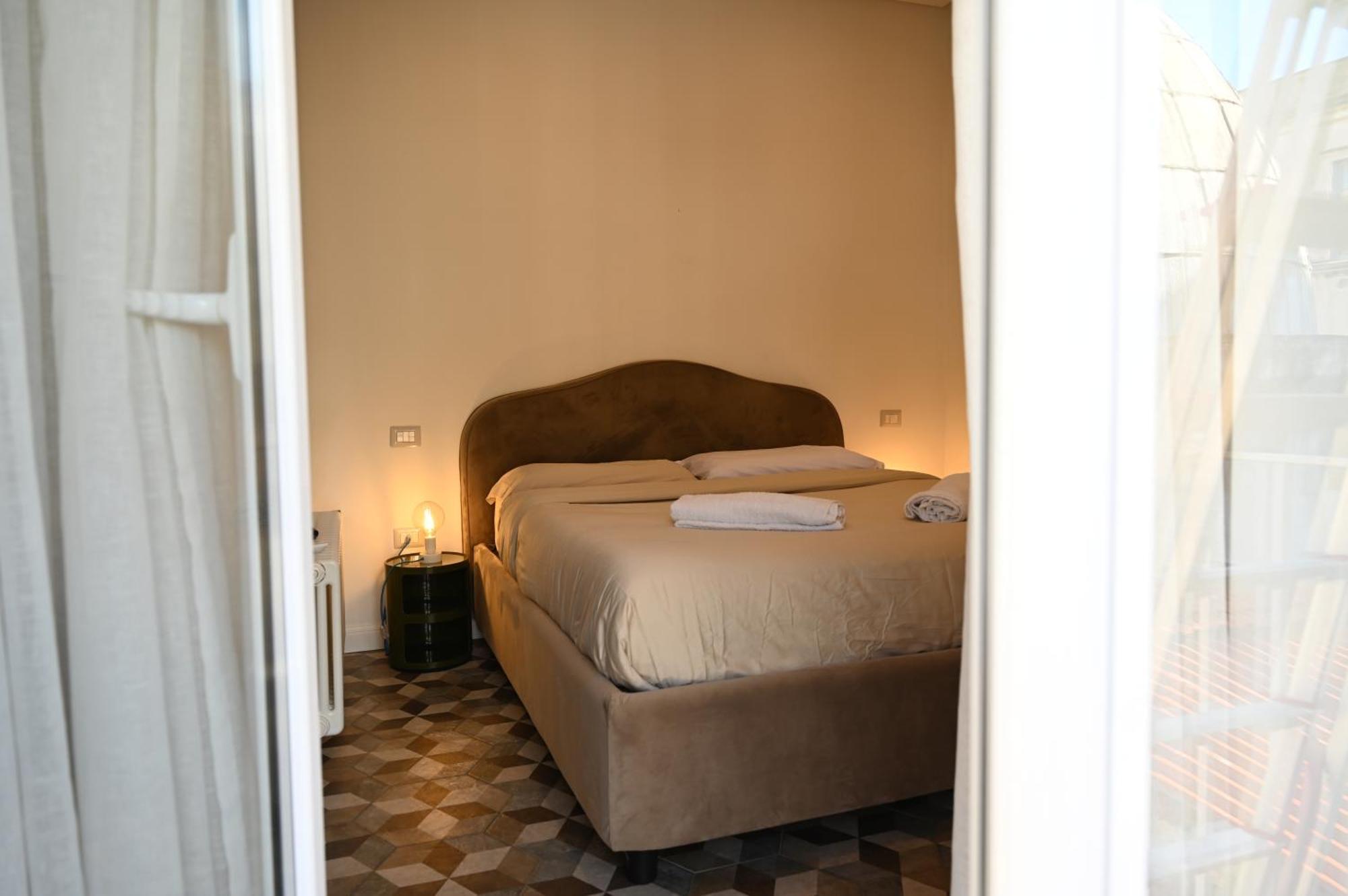 Qhouse Apartment Наполи Екстериор снимка