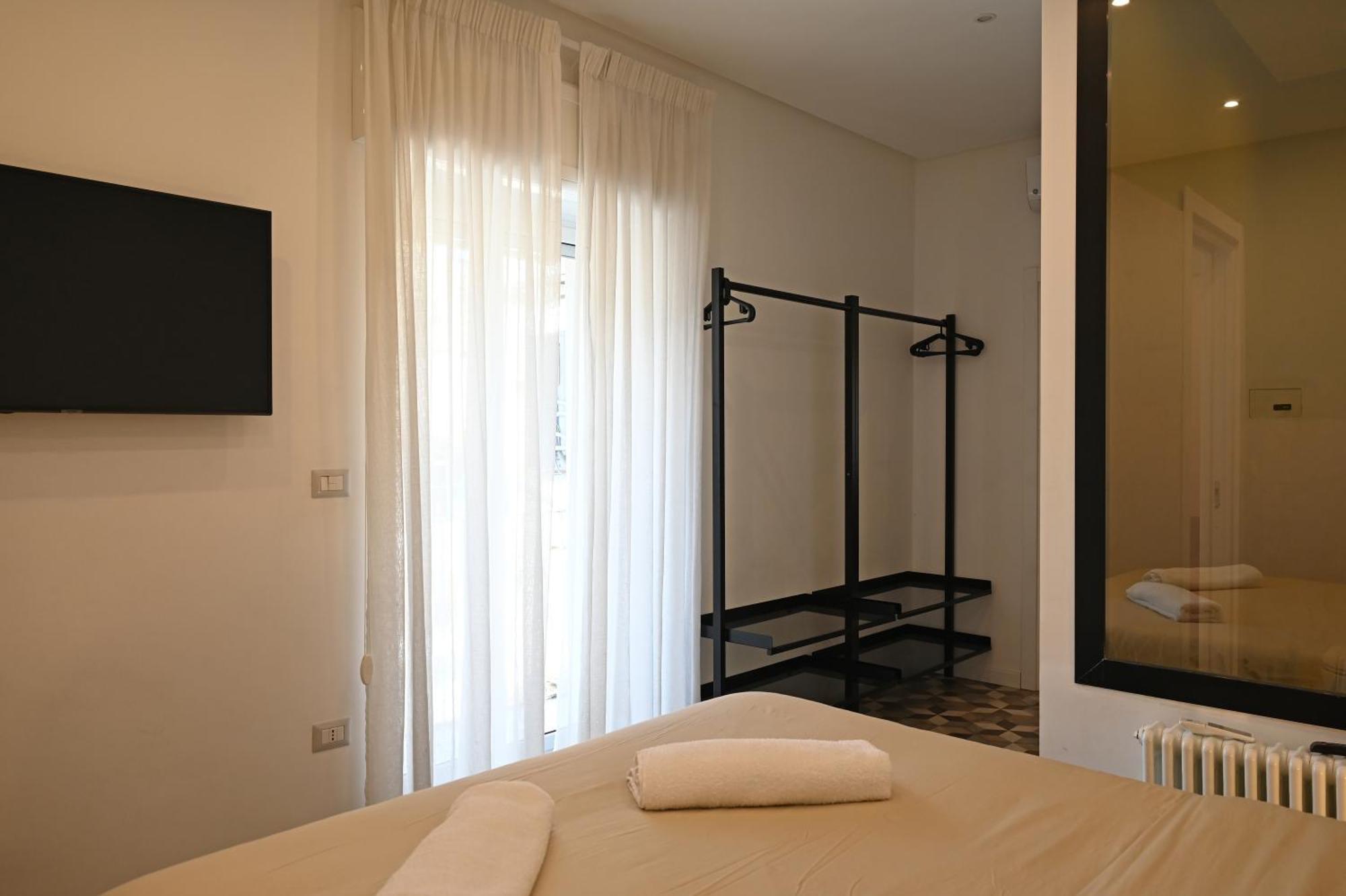 Qhouse Apartment Наполи Екстериор снимка