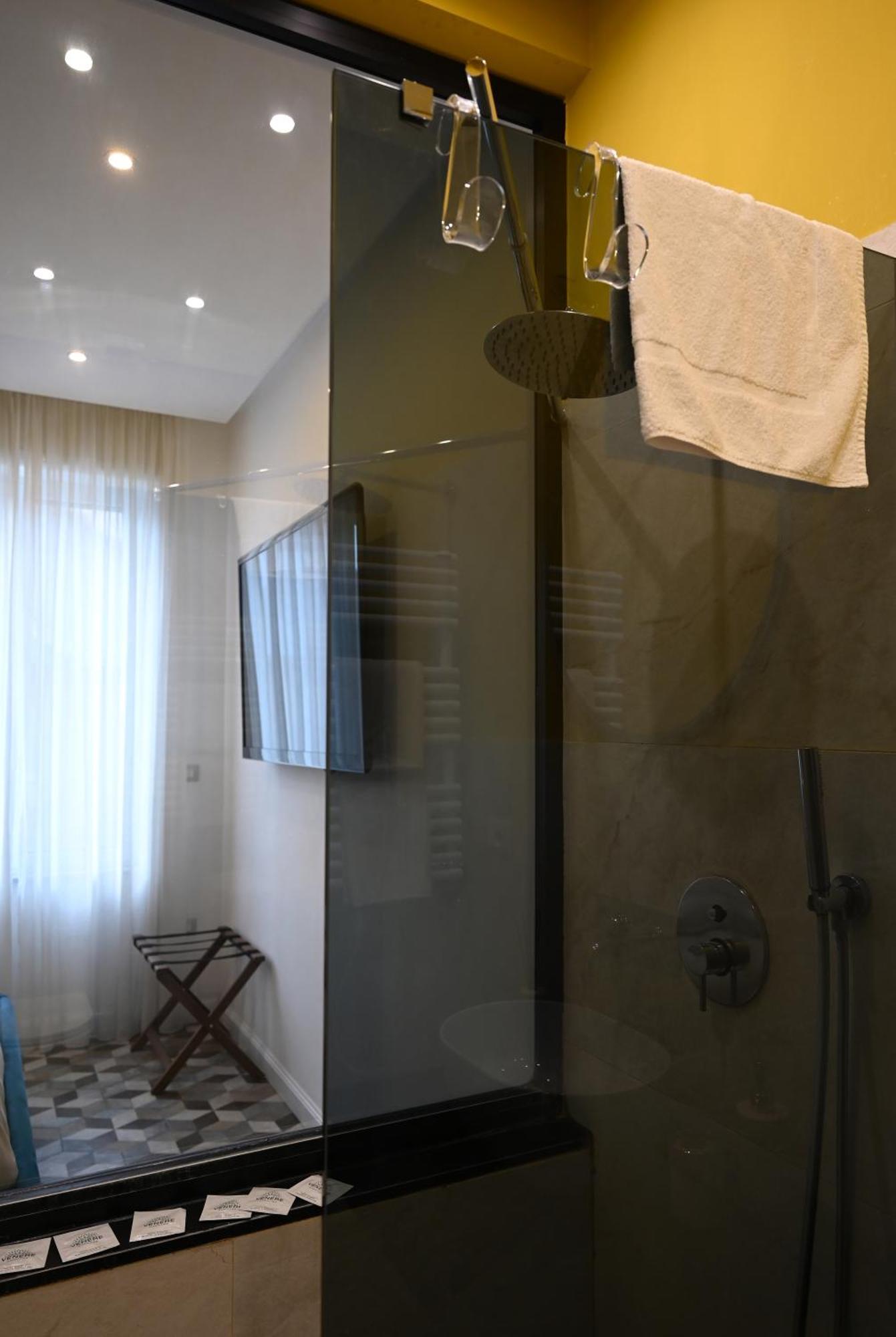 Qhouse Apartment Наполи Екстериор снимка